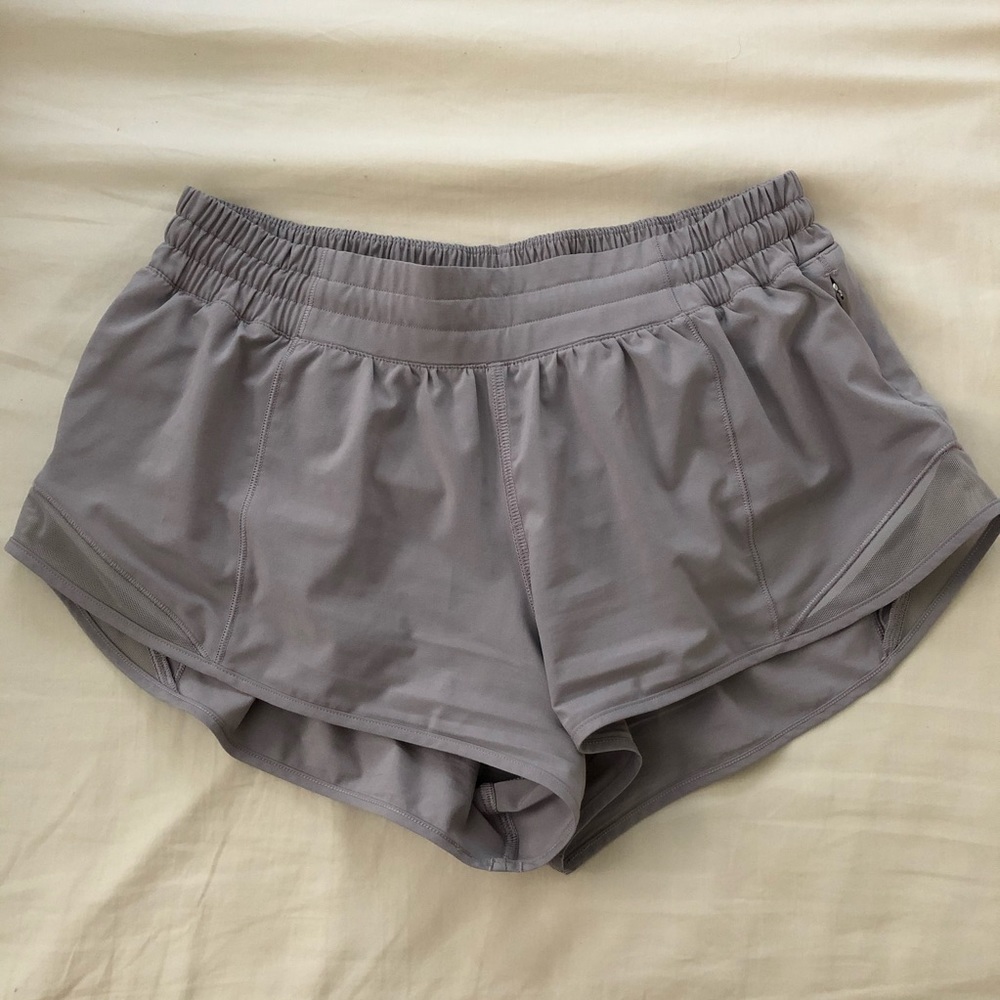 Lululemon hotty hot shorts 2.5” dark chrome size 8 - Picture 3 of 8